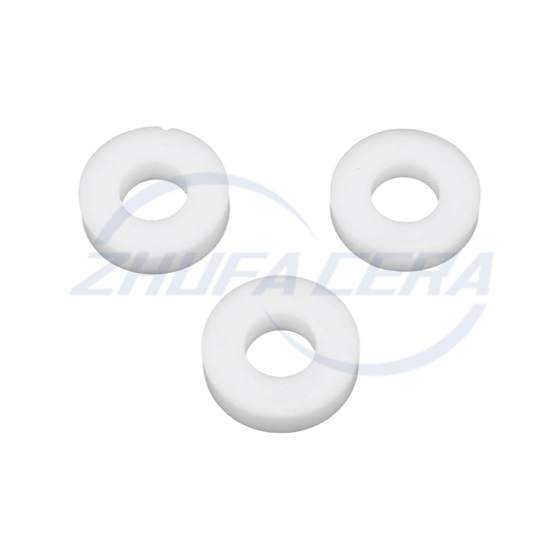 Anello in ceramica con zirconio